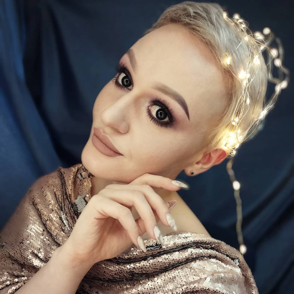 Дарина Сакович - винный Smoky eyes (смоки айс) Дарина Сакович - винный Smoky eyes (смоки айс)